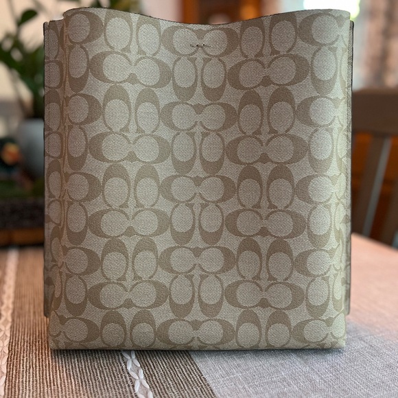 Coach Signature Canvas Shoulder Bag Beige Tan Leather Trim Purse - Picture 2 of 7